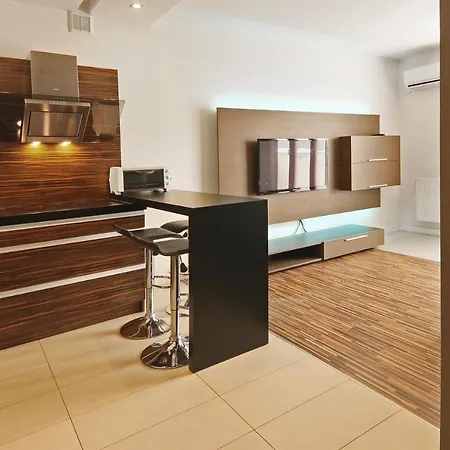 Lupoapartments Marea Dostep Na Kod